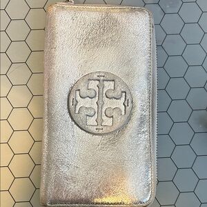 Tory Burch Metallic Silver Zip Phone Wallet with Embossed Logo